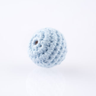 Perle au crochet bleu clair